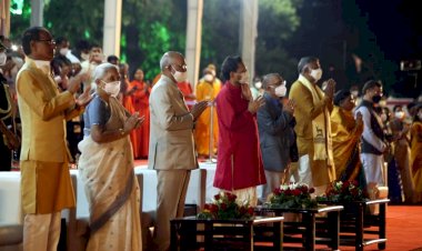 राष्ट्रपति श्री कोविंद दो दिवसीय प्रवास पर जबलपुर पहुँचे, माँ नर्मदा की महाआरती में हुए शामिल