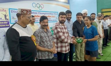 खेले गए फाइनल रोचक मुकाबले में भाजपा जिला अध्यक्ष ने किया खिलाड़ियों का सम्मान