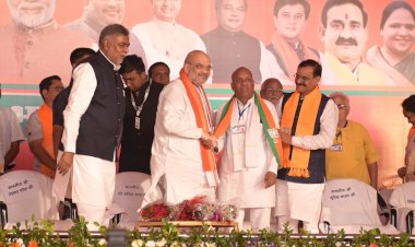 जुन्नारदेव अमित शाह की जनसभा में कांग्रेस के जिला कार्यवाहक अध्यक्ष और आदिवासी प्रकोष्ठ के कार्यवाहक अध्यक्ष समर्थकों के साथ भाजपा में हुए शामिल