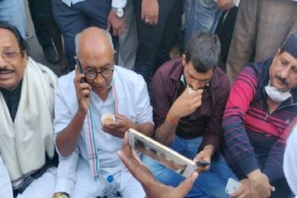 चुनाव आयोग पहुंची भाजपा, आचार संहिता उल्लंघन का आरोप लगाया दिग्विजय सिंह पर