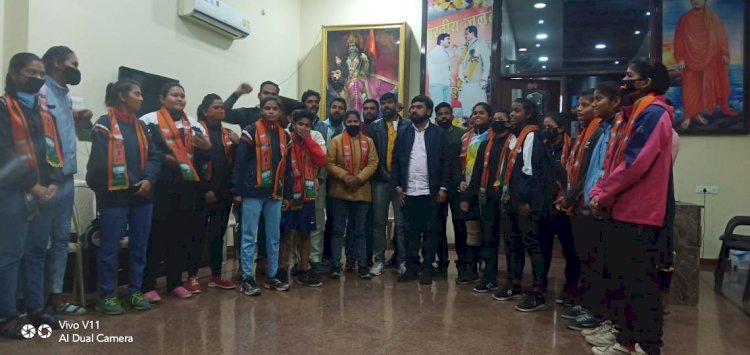 बड़ी संख्या में महिला खिलाड़ियों ने ली भाजपा की सदस्यता