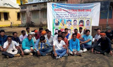 ओबीसी की जनगणना के लिए महासभा के द्वारा जनपद पंचायत धनौरा प्रांगण में धरना दिया