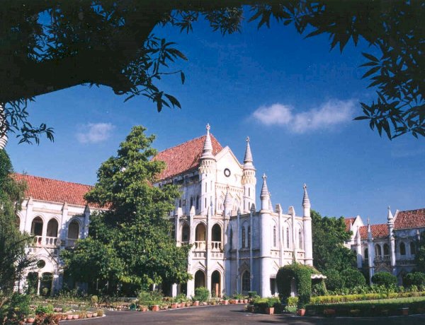 MP High Court: प्रमोशन में आरक्षण की 50% सीमा का करना होगा पालन, मुख्य सचिव को व्यक्तिगत रूप से सुनिश्चित करने के निर्देश