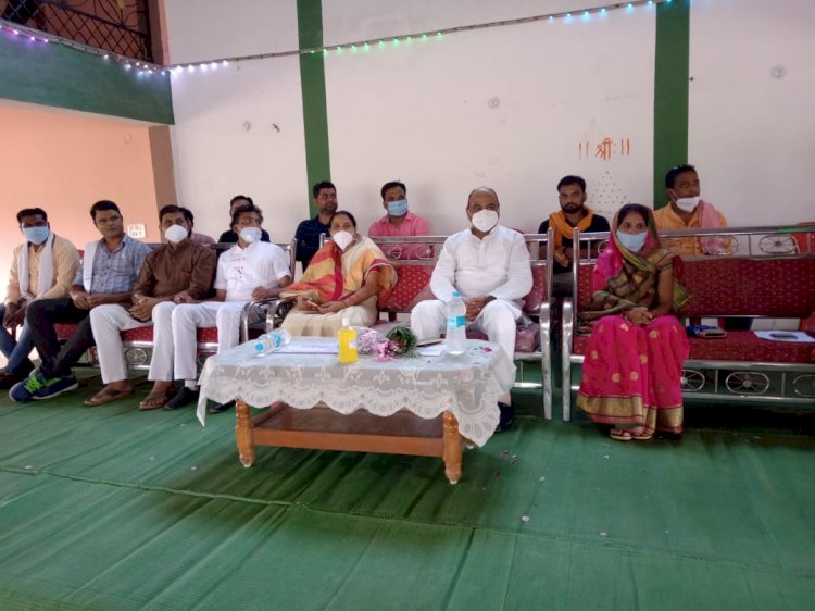 केवलारी विधायक राकेश पाल सिंह की अध्यक्षता में संपन्न हुई सरपंचो एवं सचिवो की बैठक