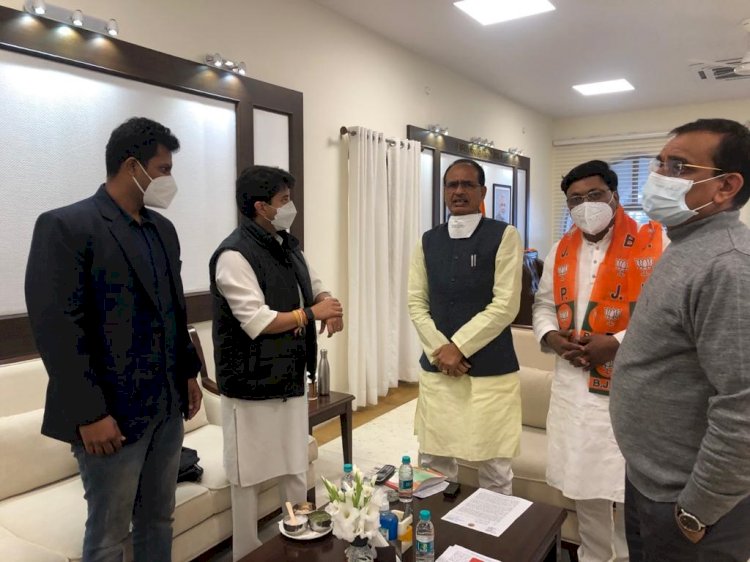 कांग्रेस को बड़ा झटका, सौसर विधानसभा के पूर्व विधायक अजय चौरे भाजपा में शामिल
