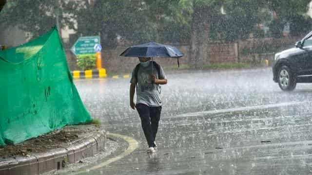 MP Weather: फिर बदला मौसम, आज 20 जिलों में बारिश की चेतावनी, बिजली गिरने का भी अलर्ट